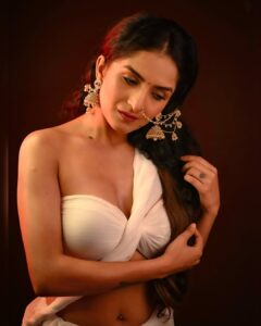 Actress Trishaa Kamlakar HD Photos and Wallpapers February 2025