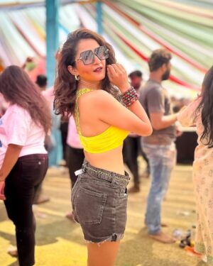 Trishaa Kamlakar Instagram - 🤍🩵🤎💜HAPPY HOLI💚💛🧡🩷 

Pc @jd.jayesh 

#holi2025 #happyholi #holipost #colours #vibes #postoftheday #Lovtrishaa