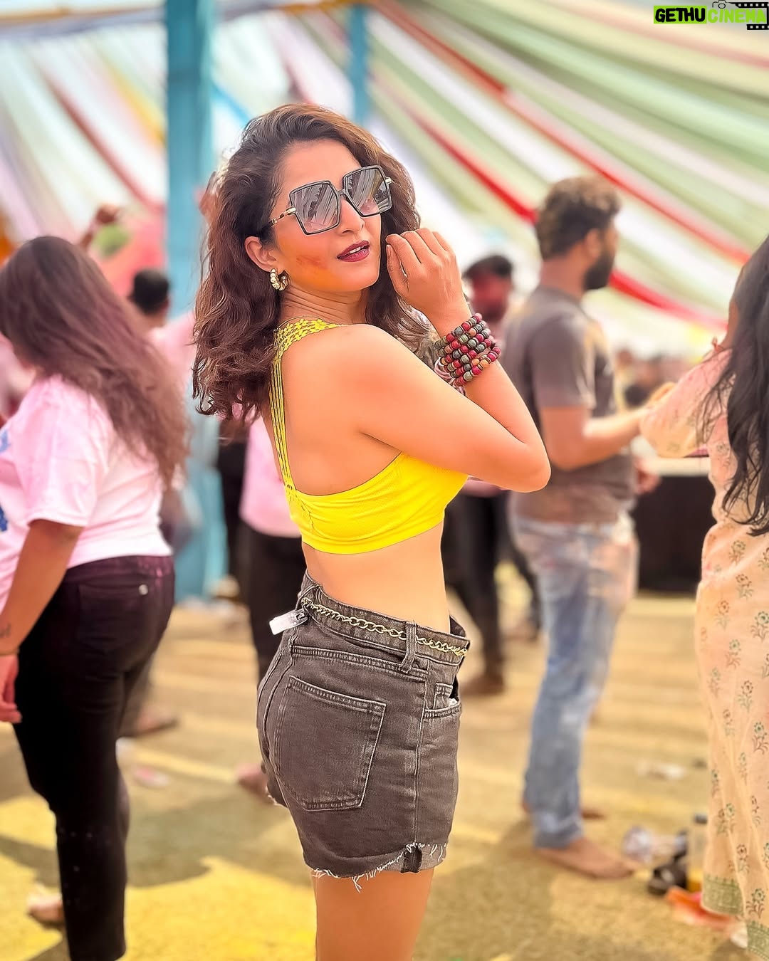 Trishaa Kamlakar - 3 Likes - 🤍🩵🤎💜HAPPY HOLI💚💛🧡🩷 

Pc @jd.jayesh 

#holi2025 #happyholi #holipost #colours #vibes #postoftheday #Lovtrishaa