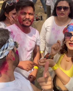 Trishaa Kamlakar Instagram - 🤍🩵🤎💜HAPPY HOLI💚💛🧡🩷 

Pc @jd.jayesh 

#holi2025 #happyholi #holipost #colours #vibes #postoftheday #Lovtrishaa