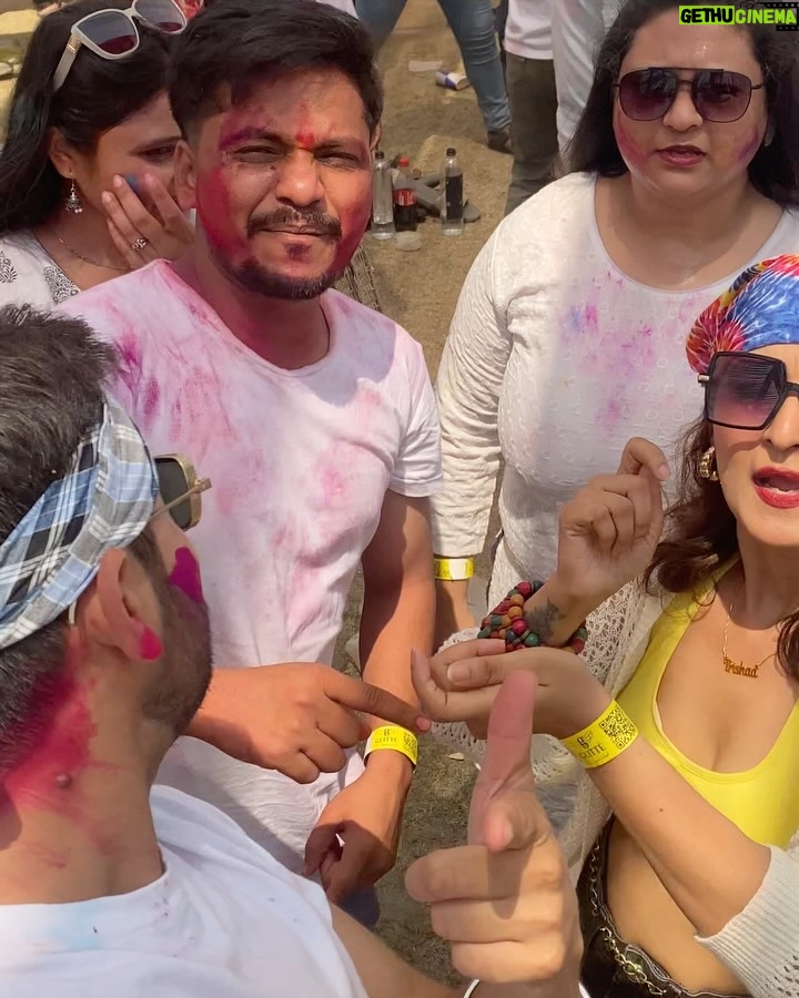 Trishaa Kamlakar - 3 Likes - 🤍🩵🤎💜HAPPY HOLI💚💛🧡🩷 

Pc @jd.jayesh 

#holi2025 #happyholi #holipost #colours #vibes #postoftheday #Lovtrishaa