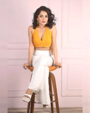 Trishaa Kamlakar Instagram - Drop 💛 Heart …