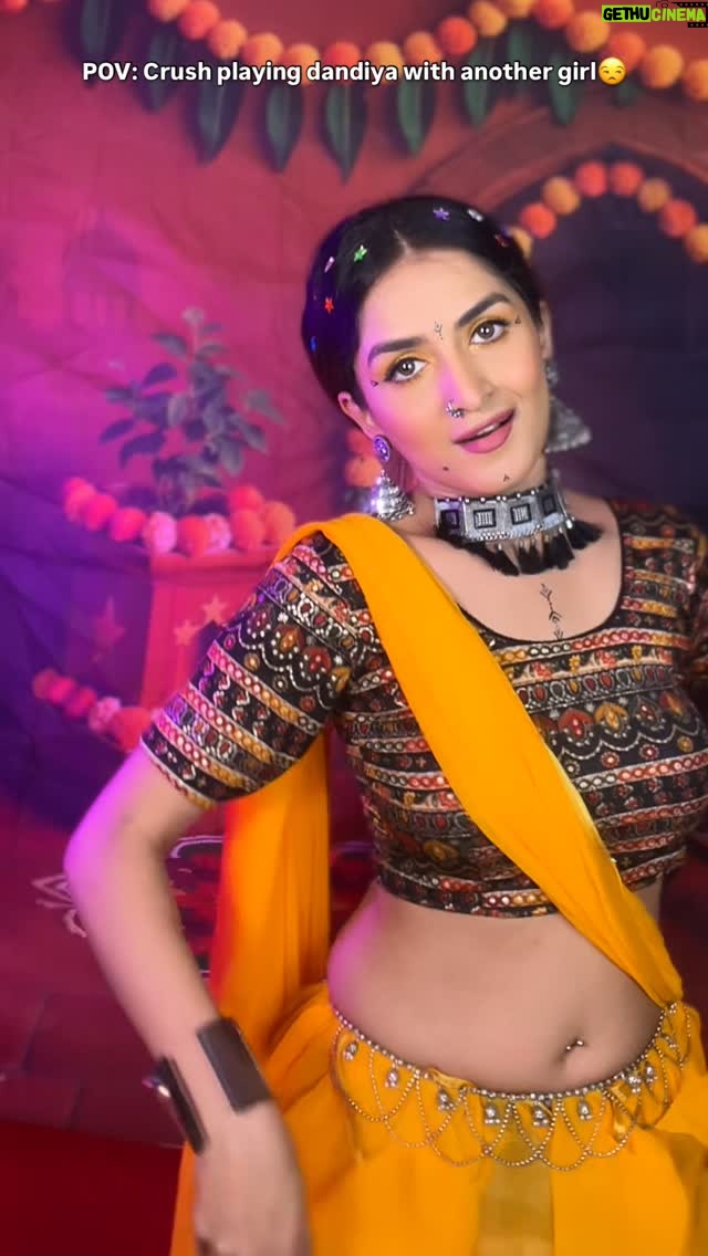 Trishaa Kamlakar - 3 Likes - Na khud batayege na kisi aur ka hone denge 🤣 

#relatable #dandiya #fyp #explorepage #foryoupage #lovtrishaa