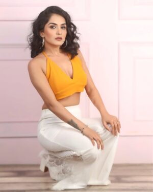 Trishaa Kamlakar Instagram - Drop 💛 Heart …