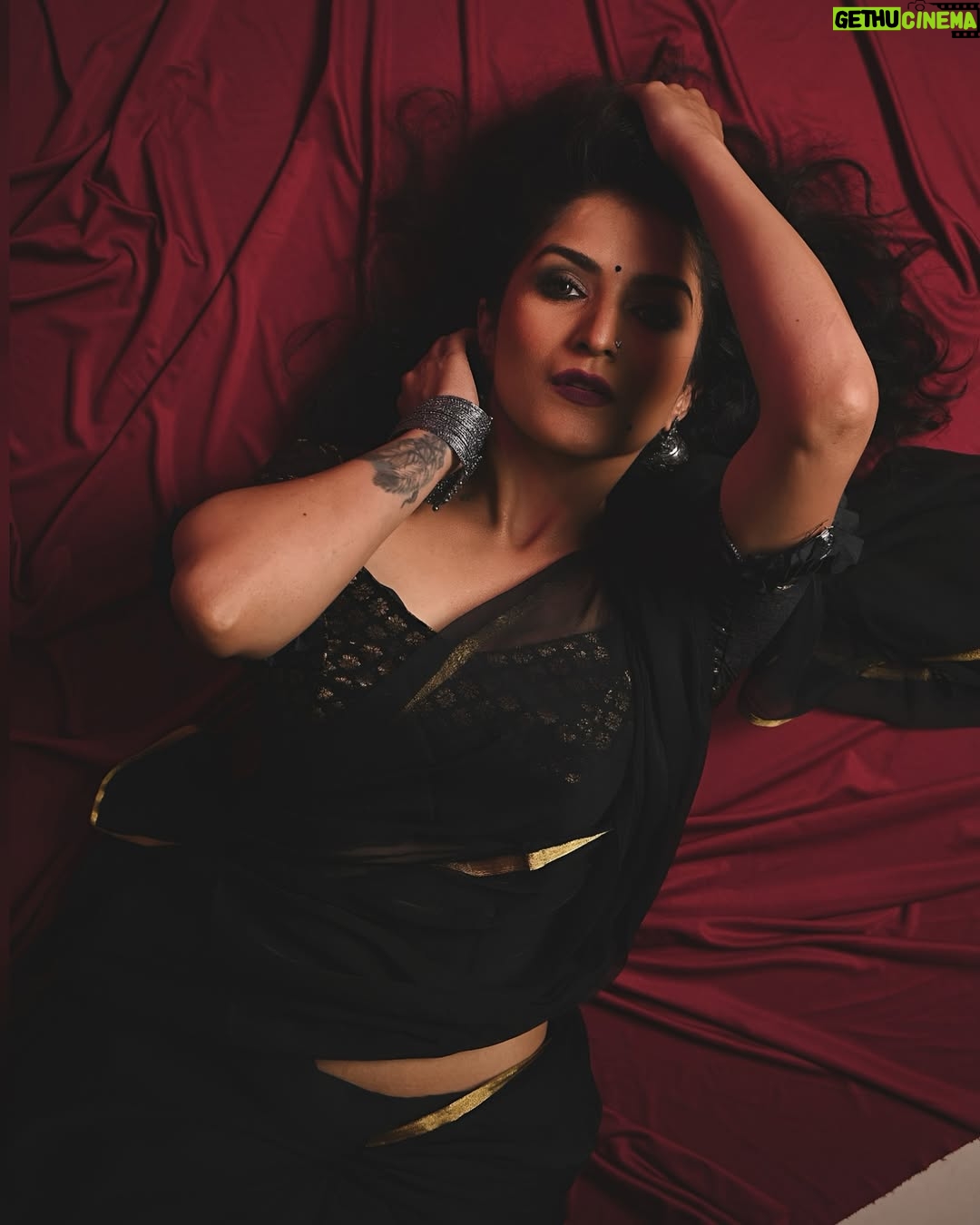 Trishaa Kamlakar - 3 Likes - 🌸Vintage charm or bold 💋glamour? 

Pc @shubhammane_portraits 

#BlackSareeMagic #SareeMuse #BoldAndBeautiful #SareeDiaries #IndianFashion #Lovtrishaa