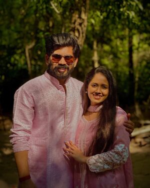 Trupti Rane Instagram - kokan vibe with my kokani girl 😍♥️
•
•
•
#vishalphale #love #trushal #truptirane