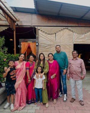 Trupti Rane Instagram - माझ सगळ्यात मोठं स्वप्न होतं जे आज पूर्ण झालं ❤️😍 माझ नाही आपलं घर ❤️🤞

Middle class family मधुन आहे ना , म्हणून हे पोस्ट करतेय 😊
सगळ्यात आधी मी तुम्हाला Thank uh बोलेल ज्यानी २०१६ पासून इतका support केला , prem केल आणि फक्त तुमच्यामुळेच हे आज शक्य झालंय🙏🥺 actually ही माझ्या घरच्यांची इच्छा होती खुप वर्षापासूनची ती आज पूर्ण झाली😭
स्वतःच घर घेणं अवघड आहे पण ज्या दिवशी ते होत ना , त्या दिवशी आईशप्पथ खूप भारी वाटतं ❤️
ईतक्या वर्षाच्या मेहनतीच हे फळ आहे 🫰 
हा व्हिडिओ बघून खूप आनंद होतोय आणि मला माहीत आहे तुम्हाला पण झालाय 🥰
.
.
.jewellery - @chintamani.collection5500 
Pc - @vm_photography_30