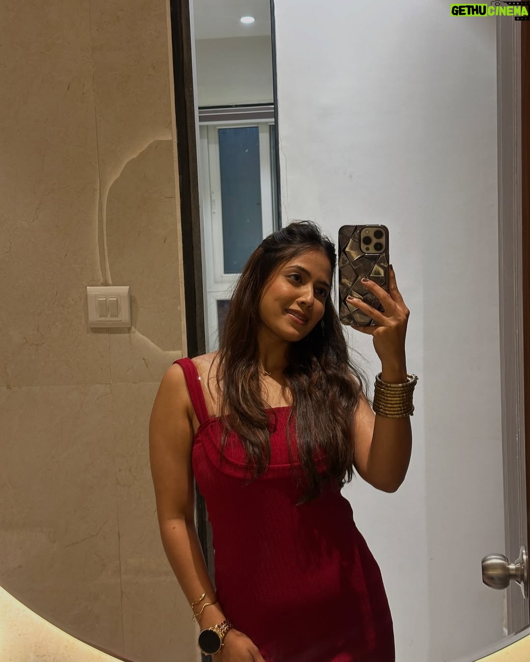 Trupti Rane - 125.7K Likes - Ek haseena thiii , or uske deewane bohot the 😅❤️
.
.
Outfit- @beautyfly._official 
Golden jewellery- @iandk7 
.
.
.
.
#bunny #trending #happy #love #cute #smile #viral