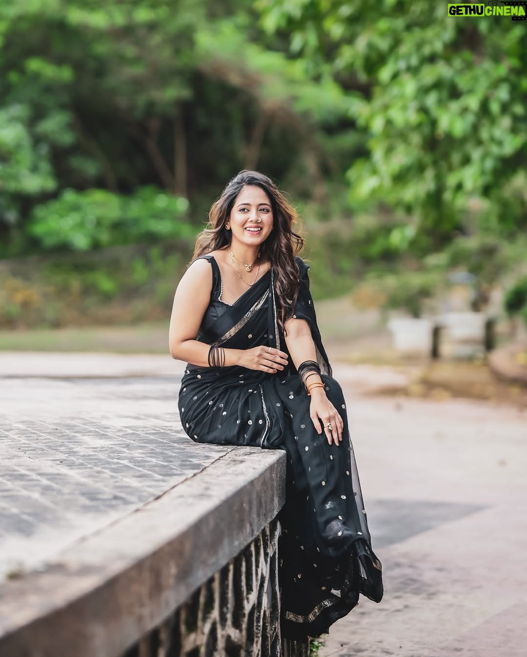 Trupti Rane - 95.1K Likes - The sexiest curve on your body is your smile ❤️🙈
.
.
Saree - @anki_sareejwellery_collection 
Pc - @ashish_jadhav_photography 
Jewellery- @sk_jewellery_creation16 
Mua - @truptirane_makeover 
.
.
.
.
#bunny #trending #happy #love #cute #smile #viral #instadaily #black #blacksaree