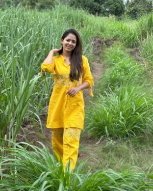 Trupti Rane Instagram - Kashi ahe sarja raajachi jodi ?? 
.
.
.
Outfit- @trend_fashioncollection 
.
.
.
.
.
#bunny #trending #kolhapur #love #cute #smile #viral