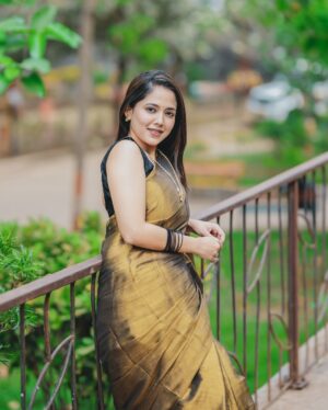 Trupti Rane Instagram - कातील मेरी हर एक अदा 🔥 कर दुंगी घायल तुझे 🙈❤️
.
.
.
Saree - @chintamani.collection5500 
Jewellery- @divya_creation01 
Pc - @ashish_jadhav_photography 
.
.
.
.
#bunny #trmakeup #love #cute #smile #viral #instadaily #viral