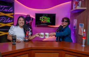 Tula Rodríguez Instagram - Estamos muy felices por ya tenemos ESTUDIO NUEVO!!! 💞😭🎉
Estamos haciendo todo lo mejor para ustedes 💞💞 gracias a tod@s los que nos ven todos los domingos ✨
Ya saben… LA QUE ES FELIZ NO JODEEE 🙌🏼

¿Qué tal les pareció el estudio??? 

#DiosEsBueno #pitukonera #nuevoestudio