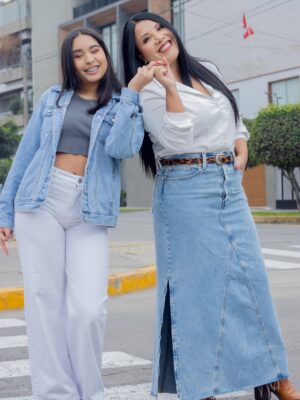 Tula Rodríguez Instagram - Juntas somos el mejor duo, pero en nuestro corazón siempre seremos el mejor equipo de 3 y desde el cielo estoy segura que está orgulloso de ti 🤍
TE AMAMOS ❤️

#DiosEsBueno #DiosTeAma #Familia