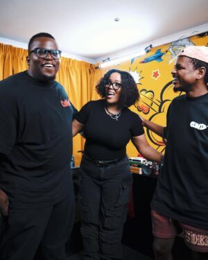Tumi Morake Instagram - Another comedian Today, on a brand new episode of #Podcastandchill
Asdesheni🔥🍾