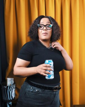 Tumi Morake Instagram - Another comedian Today, on a brand new episode of #Podcastandchill
Asdesheni🔥🍾