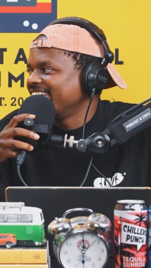 Tumi Morake Instagram - We all know of that one song that has a total different meaning in another language😂

Episode 634 of #Podcastandchill @3pm, Tumi Morake will be joining, Youtube 🔴, Macg channel

Uit die blou van Asdesheni🍾🔥