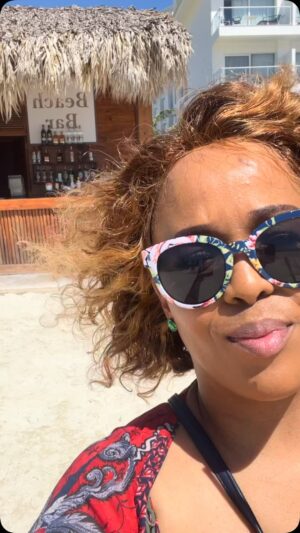Tumi Morake Instagram - “I being deeply to myself.” Warsan Shire #Selflove #tumibathong #berekamosadi #hauweng #mentalhealth #aflyymrs #iamokyouareok #breathing