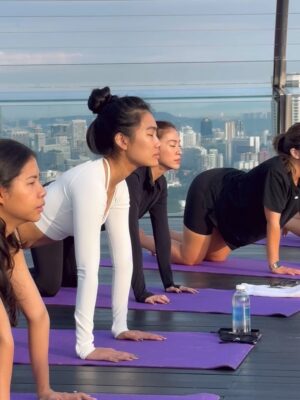 Tyna Dwi Jayanti Instagram - To my body, thank you.
Had the best soul flow class session at @marinabaysands 🤍 it’s all about grounding phrases, connecting mind and body through free, intuitive movement. Feeling recharged, peace and joyful.
#AboveBeyond