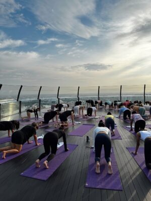 Tyna Dwi Jayanti Instagram - To my body, thank you.
Had the best soul flow class session at @marinabaysands 🤍 it’s all about grounding phrases, connecting mind and body through free, intuitive movement. Feeling recharged, peace and joyful.
#AboveBeyond
