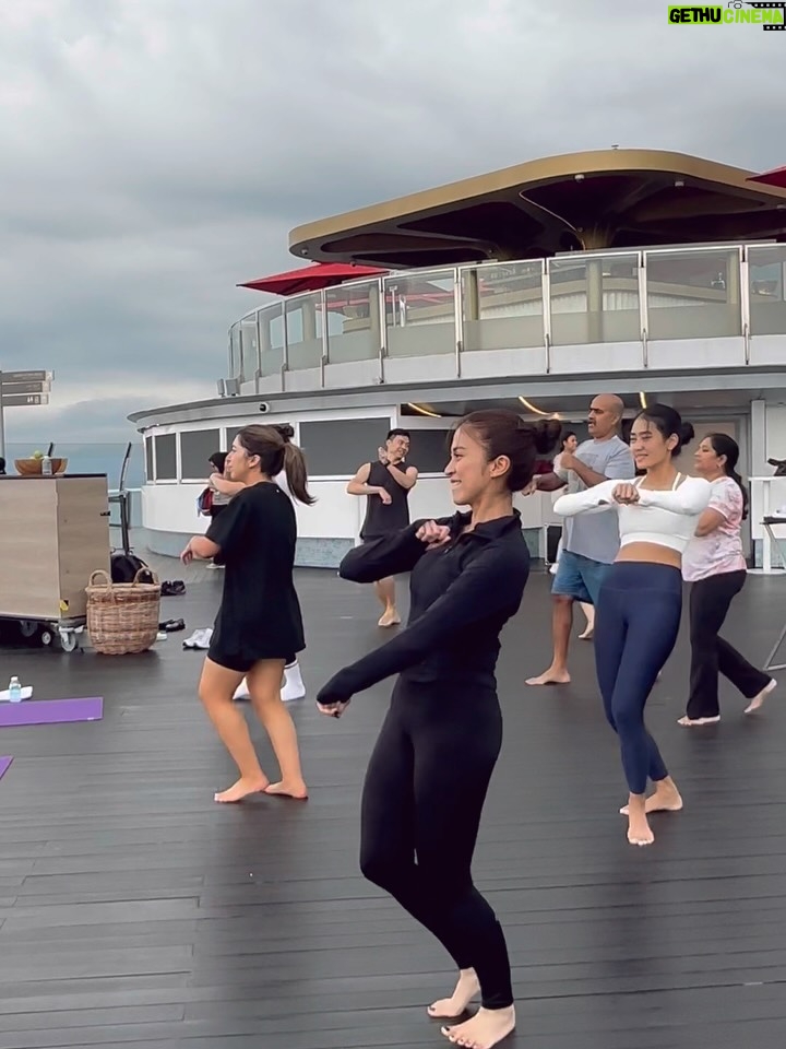 Tyna Dwi Jayanti - 16.6K Likes - To my body, thank you.

Had the best soul flow class session at @marinabaysands 🤍 it’s all about grounding phrases, connecting mind and body through free, intuitive movement. Feeling recharged, peace and joyful.
#AboveBeyond
