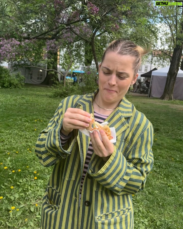 Ulrikke Falch - 3 Likes - Spise drikke leke