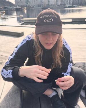 Ulrikke Falch Instagram - Har vært til hesteterapi.