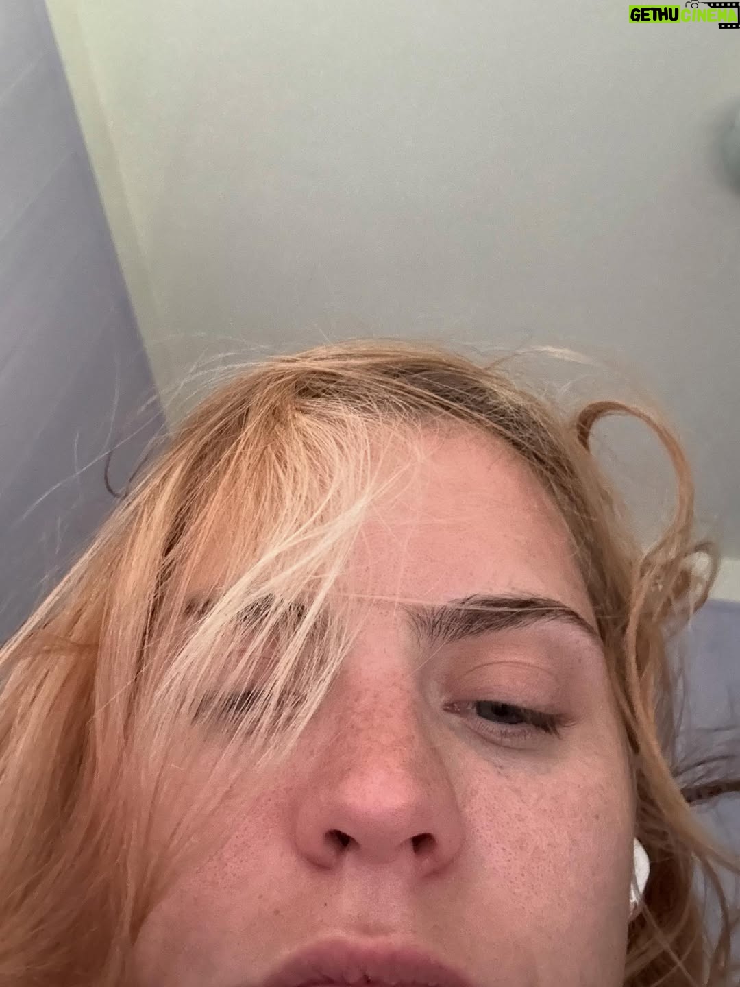 Ulrikke Falch - 3 Likes - 29 år men glemmer å pusse tenner avogtil
