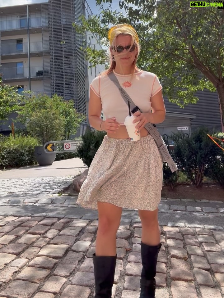 Ulrikke Falch - 3 Likes - 29 år men glemmer å pusse tenner avogtil