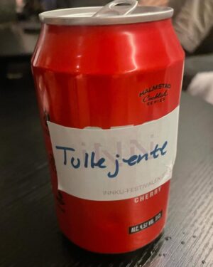 Ulrikke Falch Instagram - Gjett hvem jeg side-eyer