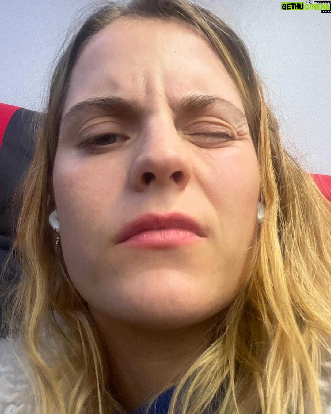 Ulrikke Falch - 3 Likes - Voksenlivet