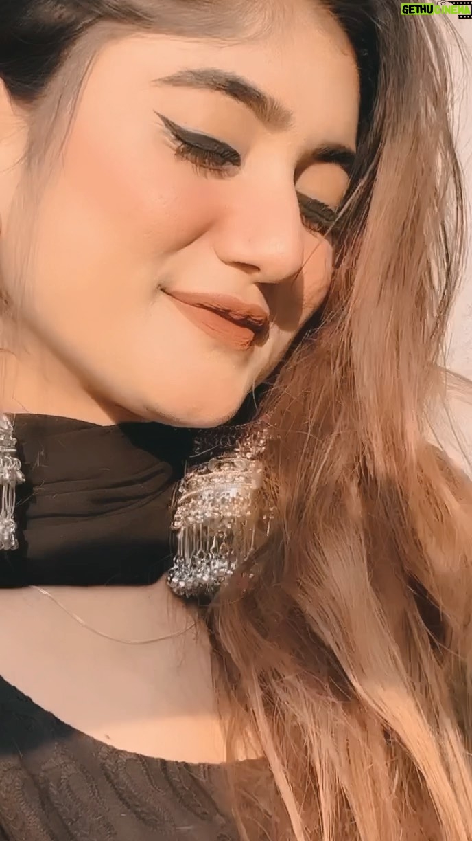 Umisha Ashar - 55.2K Likes - 🖤