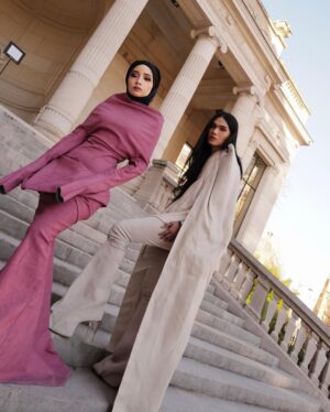 Ummi Nazeera Instagram - My first Rick Owens show in Paris.
Happy to be here representing Malaysia
Proud to be the only hijabi here
The collections.. I love it.
#pfw2025 #RickOwens