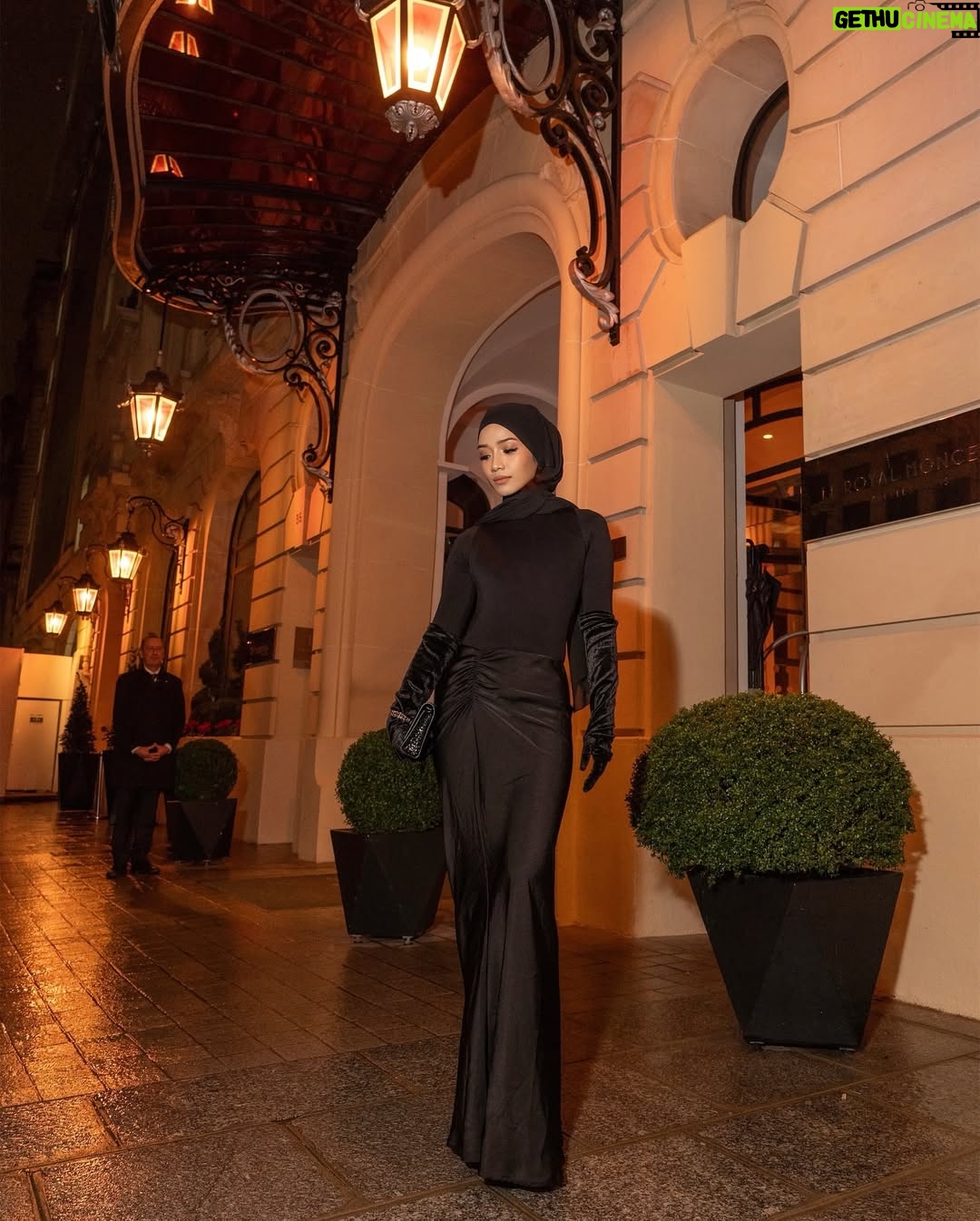 Ummi Nazeera - 10.6K Likes - The last time we had siblings bonding trip was more than a decade ago.. Before i got married. 

Balancing work life family is not easy.. but its a must. For me at least. That’s what i have learnt. 

Alhamdulillah.

Happy to be here with you @nazreemmusa 

ps : ini abang saya ya