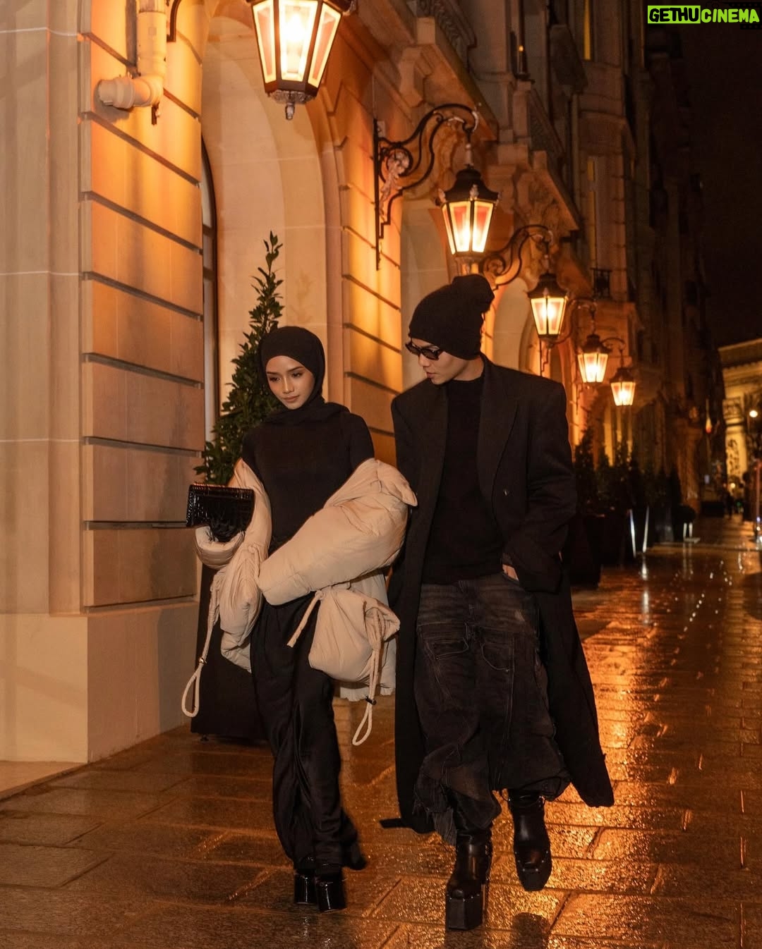 Ummi Nazeera - 10.6K Likes - The last time we had siblings bonding trip was more than a decade ago.. Before i got married. 

Balancing work life family is not easy.. but its a must. For me at least. That’s what i have learnt. 

Alhamdulillah.

Happy to be here with you @nazreemmusa 

ps : ini abang saya ya