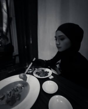 Ummi Nazeera Instagram - The last time we had siblings bonding trip was more than a decade ago.. Before i got married.
Balancing work life family is not easy.. but its a must. For me at least. That’s what i have learnt.
Alhamdulillah.
Happy to be here with you @nazreemmusa
ps : ini abang saya ya
