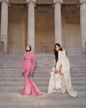 Ummi Nazeera Instagram - My first Rick Owens show in Paris.
Happy to be here representing Malaysia
Proud to be the only hijabi here
The collections.. I love it.
#pfw2025 #RickOwens