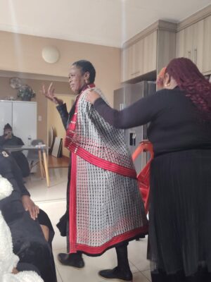 Unathi Nkayi Instagram - FAREWELLS
My family has had to bury someone every month in the EC this entire year of 2025.
Phofu my father started the farewells with his passing and burial in Jan and izolo we buried my mother’s LAST LIVING brother uMaseyida.
Mourning is a weird MF coz as much as it is painful we are ALSO surrounded by family that we don’t see everyday.
We have promised eachother a reunion THIS year after ukukhululwa izila🤞🏾
I KHANT wait.
I love you Bantase♥️
