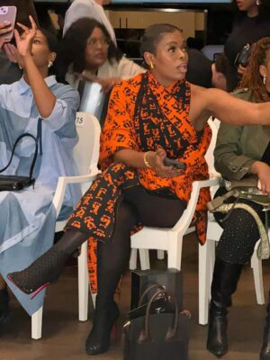 Unathi Nkayi Instagram - NAKED APE
Last night we celebrated our friend the giant creator and owner of @nakedapeofficial @shaldonkopman at SA Fashion week as he showcased his beautiful and luxurious pieces.
So much love in one room and as you know……after the show was the after party…….👀 Nope there was no hotel lobby🏃🏾♀️🤣🤞🏾🫶🏾♥️🇿🇦💯
Dressed and styled by the man himself🫶🏾 My jewellery is from @saltjewellery_sa
Thank you my friend🙏🏾