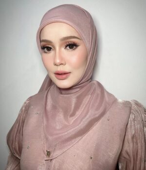 Uqasha Senrose Instagram - I survived a lot privately this year , for that .. Allah im grateful 🤲🏻🌹
#uqashasenrose