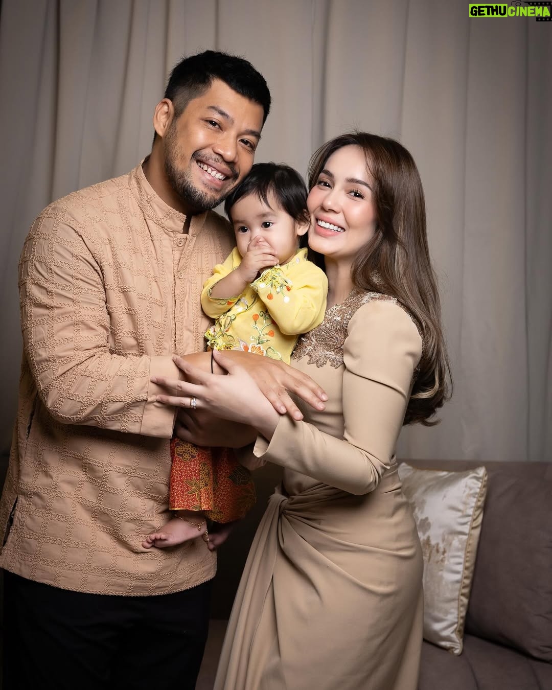 Uqasha Senrose - 50.6K Likes - our 2nd day raya 🌹 

@fiziwoo @kaifiziwoo