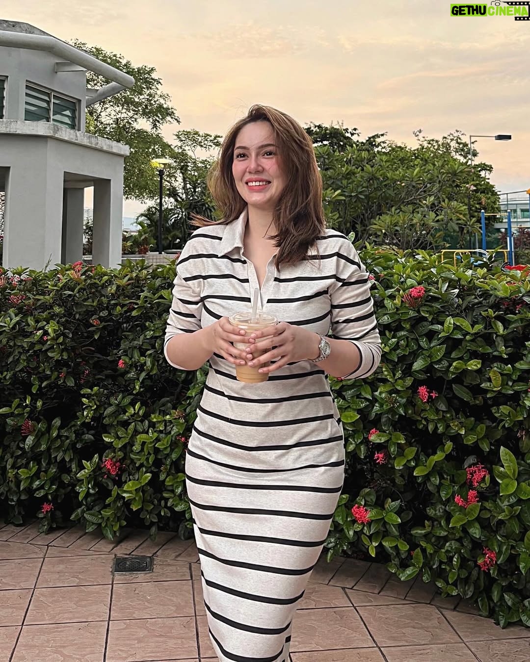 Uqasha Senrose - 63.8K Likes - whatever u hear about me , please believe it . I no longer have time to explain myself , you can also add more if you want 😘 

#kenapadahtakretiamikgambareh? 
#kedahtakretiposing? 
#uqashasenrose