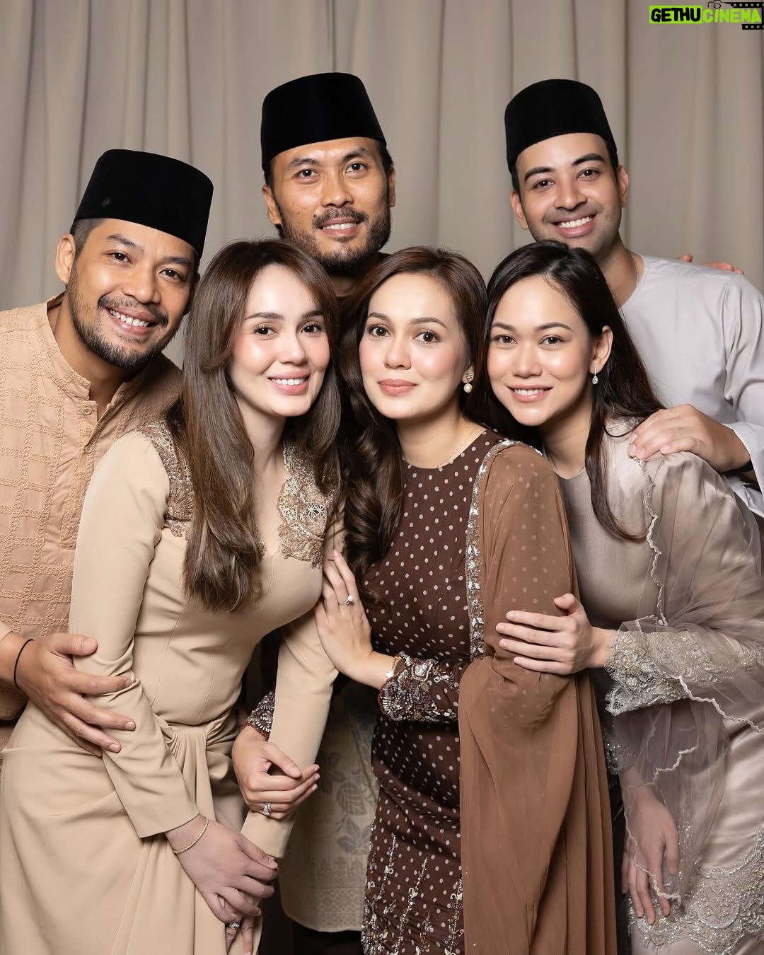 Uqasha Senrose - 50.6K Likes - our 2nd day raya 🌹 

@fiziwoo @kaifiziwoo