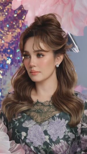 Uqasha Senrose Instagram - haaa @uqashasenrose2 cabar sy makeup dia look hari raya “nak sweet2 nak elegant2 nak simple2” ok!! nantikan 30ramadhan 30celebrity 30tutorial makeup raya!! ❤️❤️ nanti sy lanje tutorial makeup ni ok!
