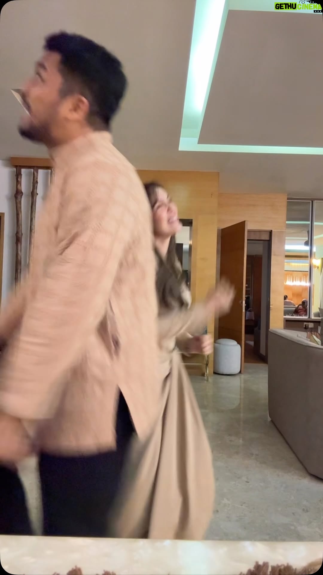 Uqasha Senrose - 122K Likes - kami tak sempat nak kunyah lirik hahahah ! esok balik kampung 🥰 

p/s : cempaka @sallywho saya pinjam driver awak untuk drive balik kelantan esok k 🤣