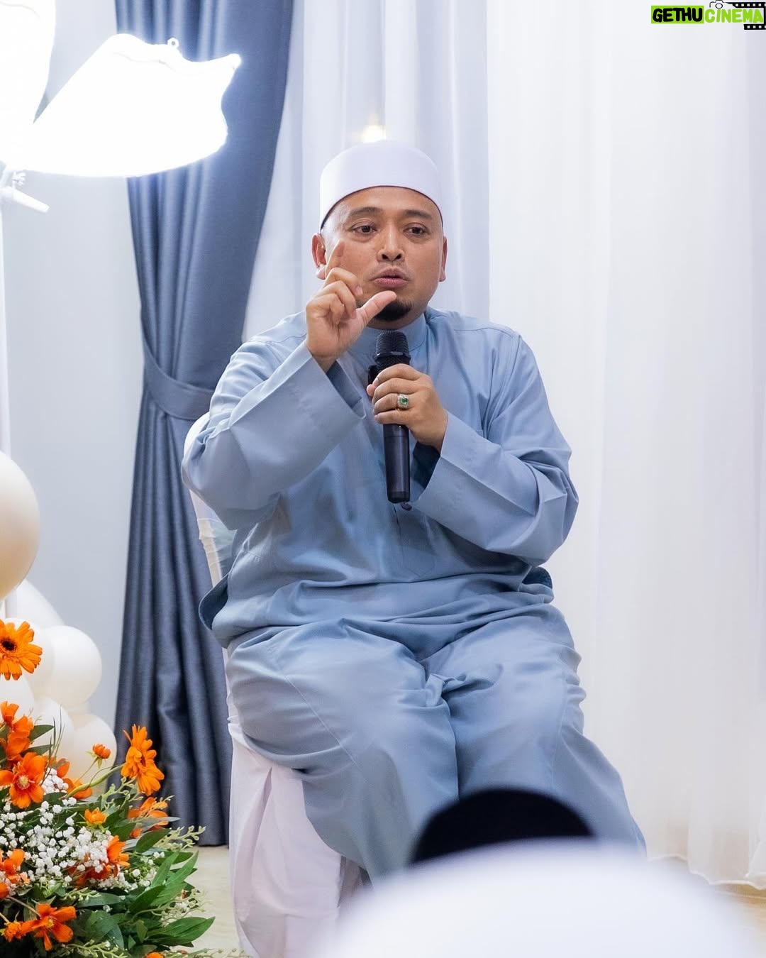 Uqasha Senrose - 107.8K Likes - Alhamdulilah syukur Ya Allah terima kasih banyak2 @ustazwadiannuar sudi tahnik kan puteri qasha 💕😭 .. semoga menjadi anak yang solehah anak ku 💕