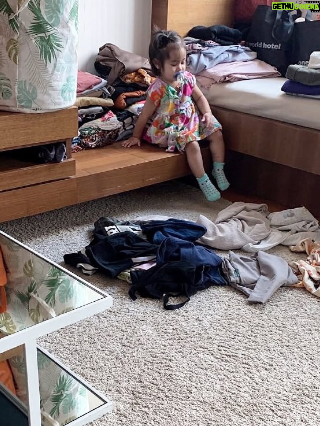 Uqasha Senrose - 44.2K Likes - sayang ibu ni dah pandai menyepah ye , sian nenda heeheh . ibu work tapi rinduuuuu sangat sangat teringt je dekat qaira ❤️