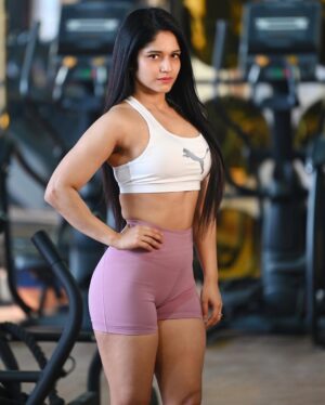 Utkarsha Raturi Instagram - Caption it ✨
@goldsgymindia
@goldsgymnoida51
.
.
.
.
.
.
#trending#viral#explore
#fitness#fitnessmotivation#gymmotivation#gymlife#gymgirl#foryou