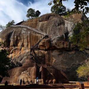 Utkarsha Raturi Instagram - 🌸🌸
.
.
.
.
#travel#travelphotography#travelgram#trending
#srilanka#sigiriya#lionrock#sigiriyarock#fyp#explore#srilankatourism