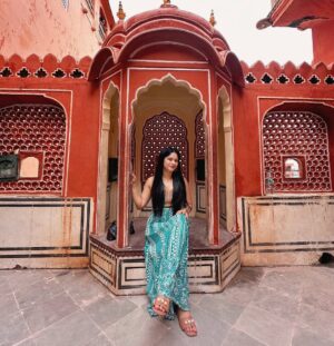 Utkarsha Raturi Instagram - Where every corner tells a Royal story - Jaipur dairies 🌸
.
.
.
.
.
#trending#viral#jaipur#jaipurstay#pinkcity
#hawamahal#jaipurcity#staycation#travel#rajasthan#pinkcity#travelphotography