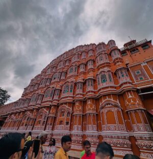 Utkarsha Raturi Instagram - Where every corner tells a Royal story - Jaipur dairies 🌸
.
.
.
.
.
#trending#viral#jaipur#jaipurstay#pinkcity
#hawamahal#jaipurcity#staycation#travel#rajasthan#pinkcity#travelphotography